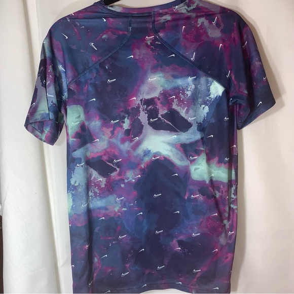 Nike Men's Purple and Green Graphic Tee - Picture 4 of 4